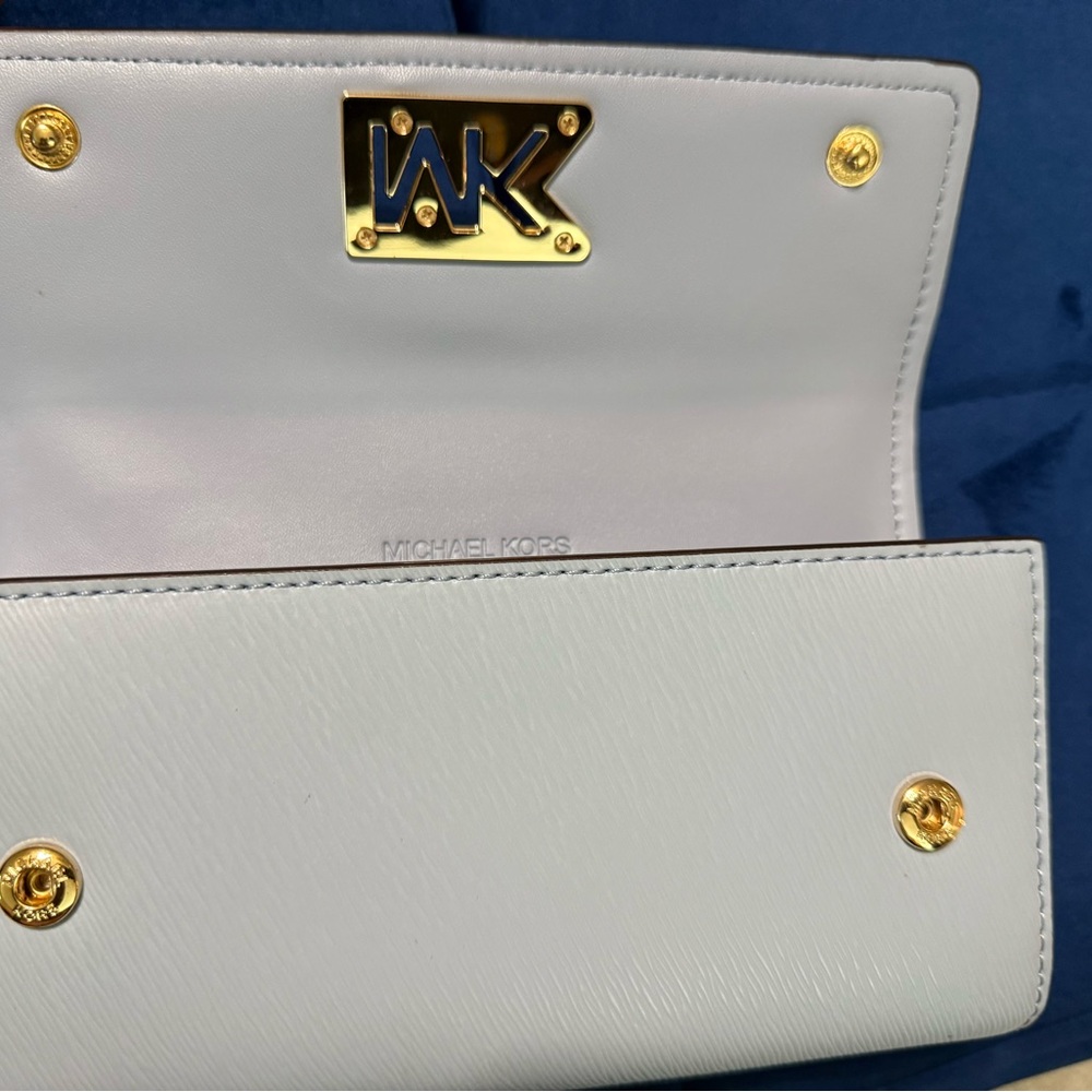 Michael Kors Mimi Saffiano Pale Blue Leather Bi-Fold Wallet - Picture 3 of 4